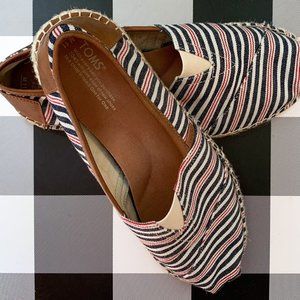 Men's TOMS Navy/Cream/Brown Striped Shoes Size 11